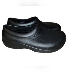 Crocs On The Clock Work Slip Resistant Black Work Clogs Shoes Comfort Size 8